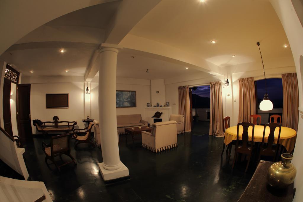 Banda Casa, Kandy Bagian luar foto